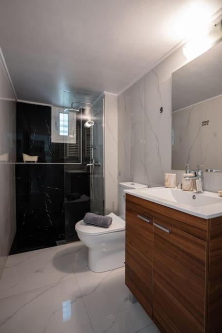 Apartment “athens Cosmos” In Neos Kosmos Athens
