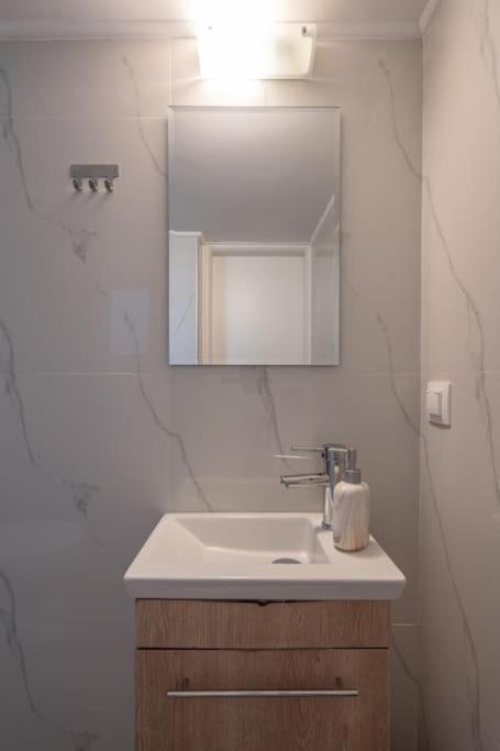 Apartment “athens Cosmos” In Neos Kosmos *